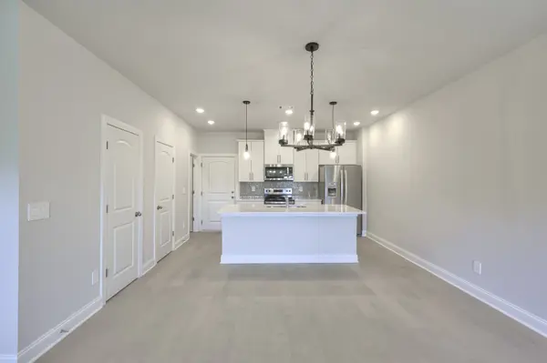 204 Douglas Bend Rd #2202, Gallatin, TN 37066