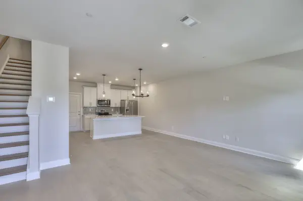 204 Douglas Bend Rd #2202, Gallatin, TN 37066