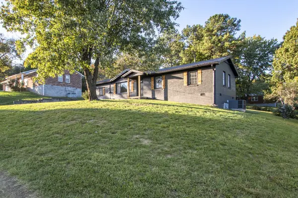216 Gardendale Dr, Columbia, TN 38401