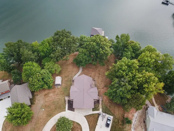 154 Woodland Pt, Estill Springs, TN 37330