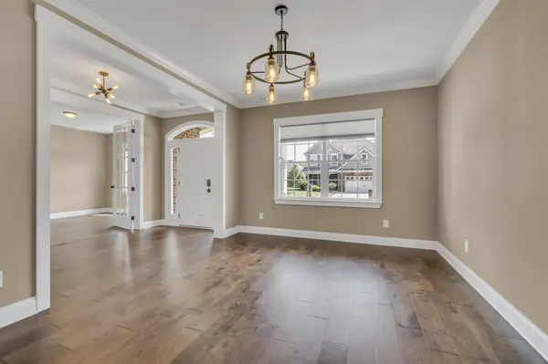 827 Sapphire Dr, Murfreesboro, TN 37128