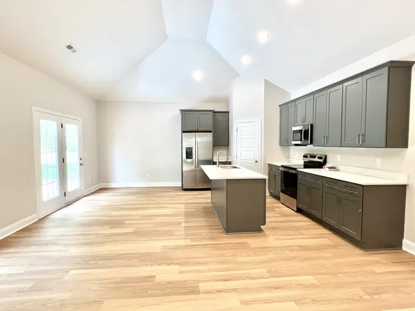 12 Dixie Bee Ct, Trenton, KY 42286
