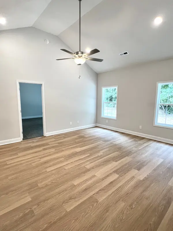 12 Dixie Bee Ct, Trenton, KY 42286
