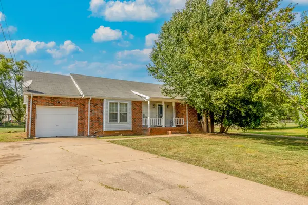 379 Manorstone Ln, Clarksville, TN 37042