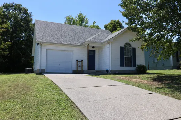307 Cedar Park Cir, La Vergne, TN 37086