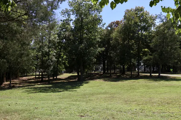 307 Cedar Park Cir, La Vergne, TN 37086