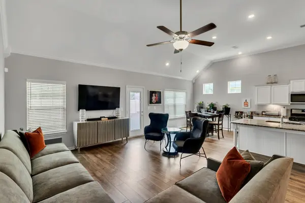544 High Echelon Cir, Smyrna, TN 37167