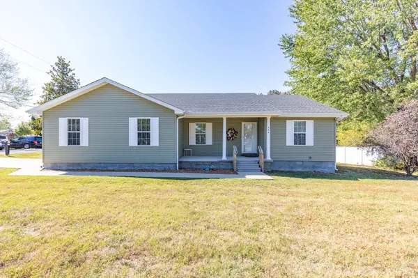 502 W 3rd Ave, Hohenwald, TN 38462