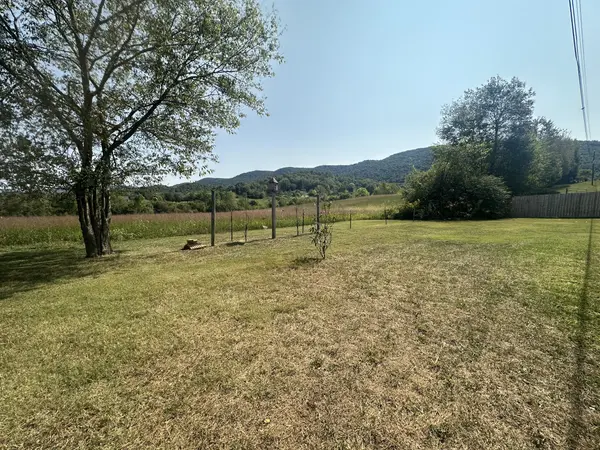 89 L Swafford Rd, Pikeville, TN 37367