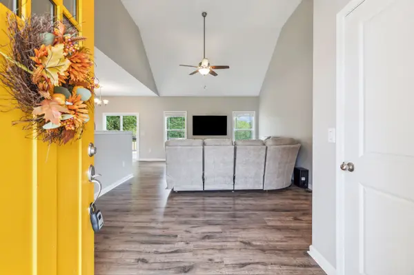 1181 Liberty Rd, Charlotte, TN 37036