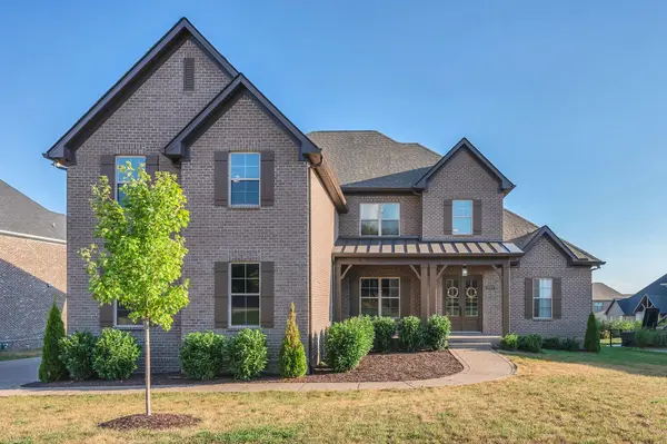 1007 Keeneland Dr, Gallatin, TN 37066