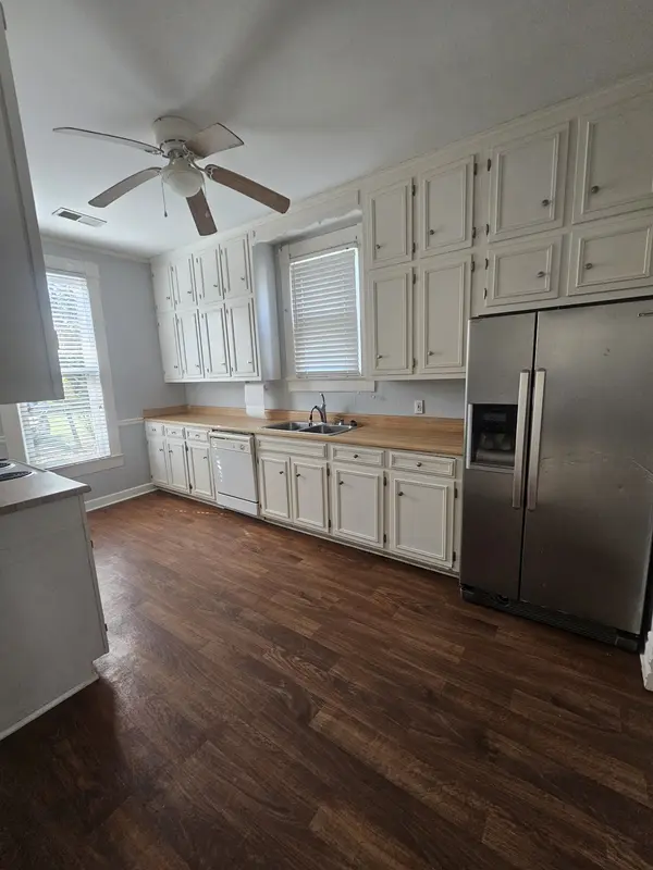 404 Elm St, Clifton, TN 38425