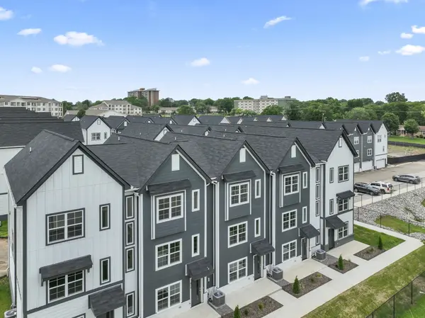 700 N Dupont Ave #221, Madison, TN 37115