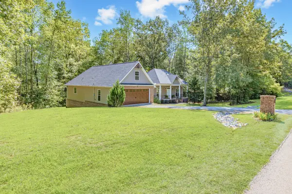 528 Aubrey Ln, Burns, TN 37029