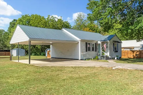403 E Hogan St, Tullahoma, TN 37388