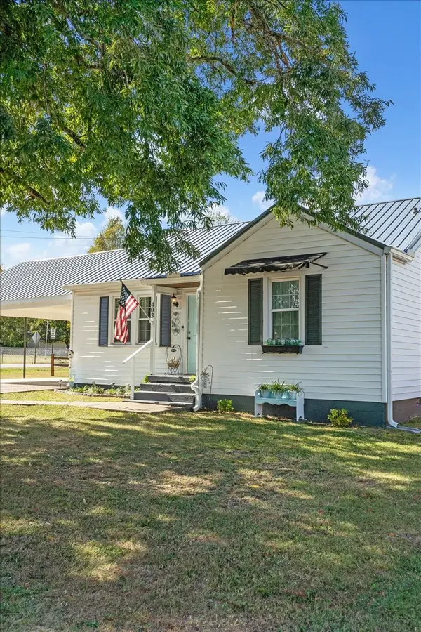 403 E Hogan St, Tullahoma, TN 37388