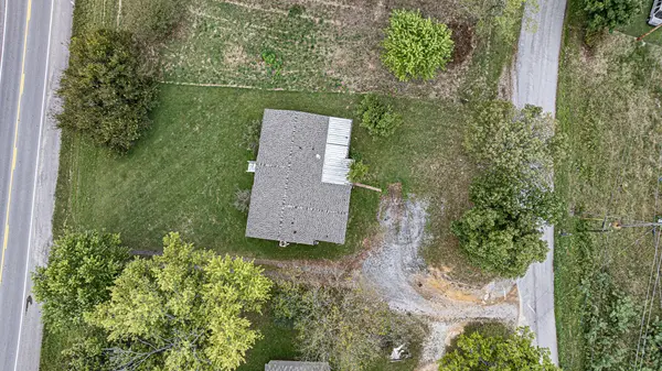 1632 Pleasant Grove Rd, Westmoreland, TN 37186