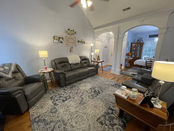 311 Shelby Cir, Shelbyville, TN 37160