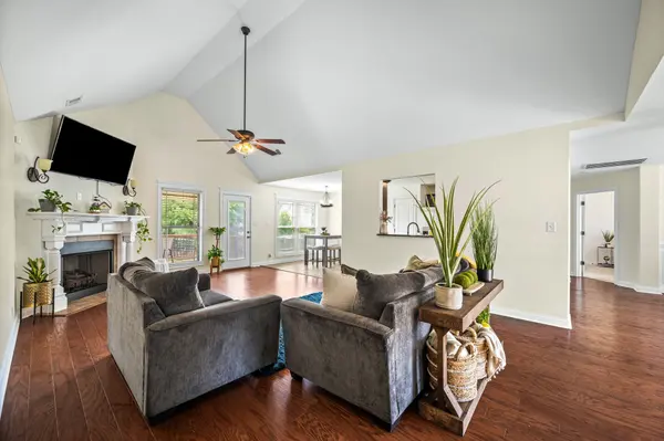 1717 Autumnwood Blvd, Clarksville, TN 37042