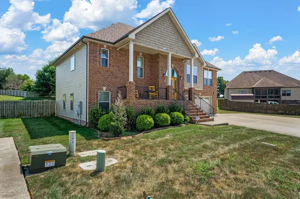 1717 Autumnwood Blvd, Clarksville, TN 37042