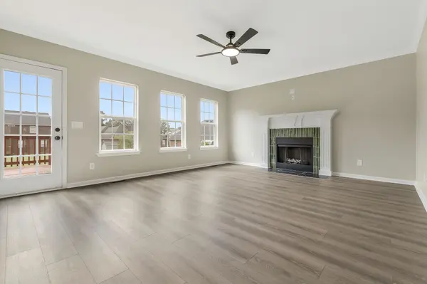 120 Kestrel Cir, La Vergne, TN 37086