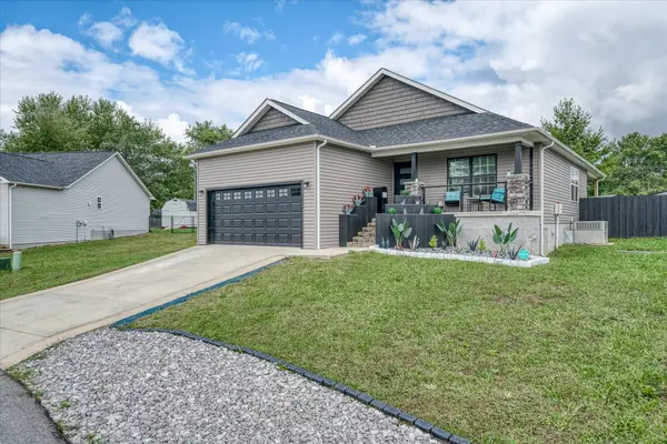 24 Capitol Dr, Crossville, TN 38555