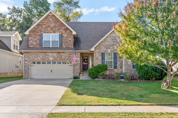 2964 Brewster Dr, Clarksville, TN 37042
