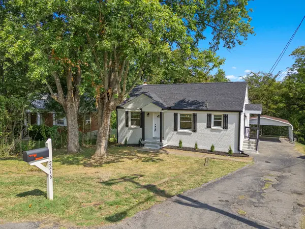 2216 Weona Dr, Nashville, TN 37214