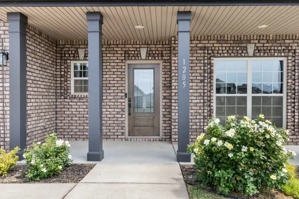 1205 Fallon Dr, Clarksville, TN 37043