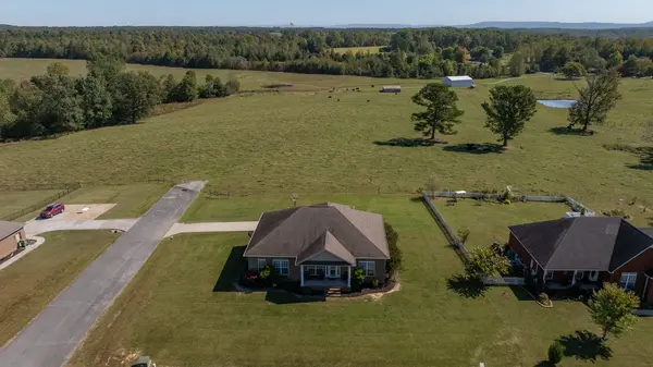 3 Weatherby Dr, Fayetteville, TN 37334