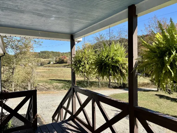 285 Lawrence Branch Rd, Beechgrove, TN 37018