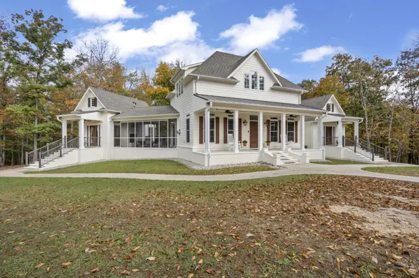 2182 Crooked Creek Rd, Lobelville, TN 37097