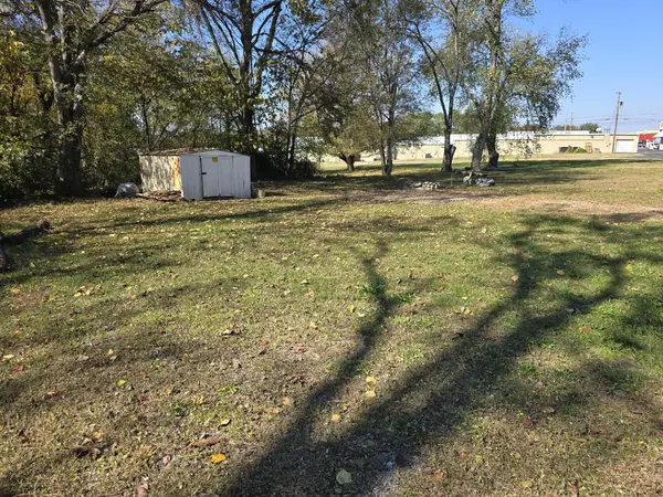 6518 Polk Ln, Columbia, TN 38401