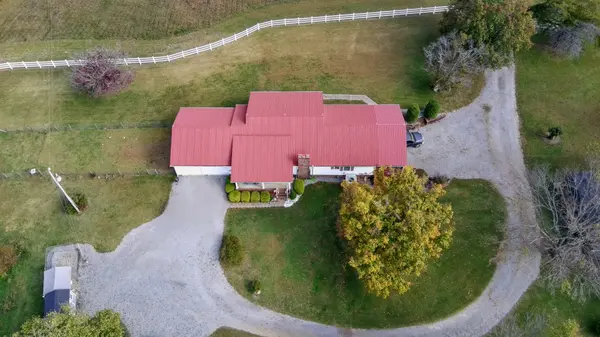 952 Fairview Rd, Mc Minnville, TN 37110