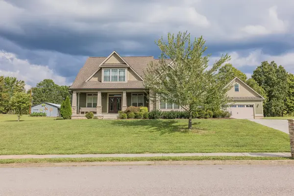 1009 Felts Dr, Clarksville, TN 37043