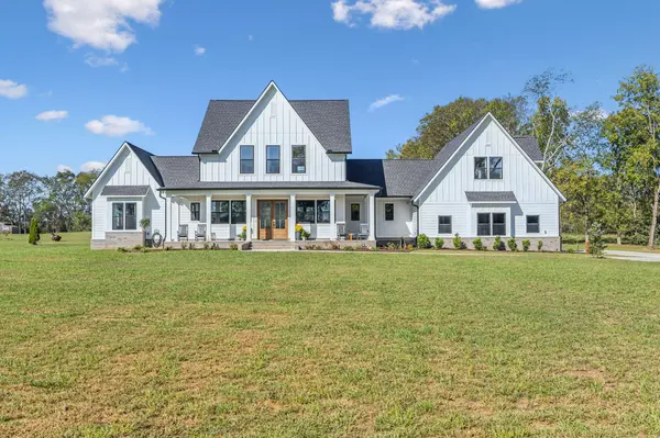 2210 Zion Rd, Columbia, TN 38401