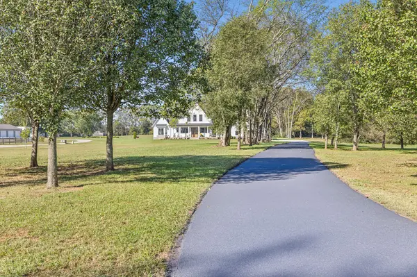 2210 Zion Rd, Columbia, TN 38401