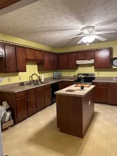 2614 Queen Anne Ct, Springfield, TN 37172