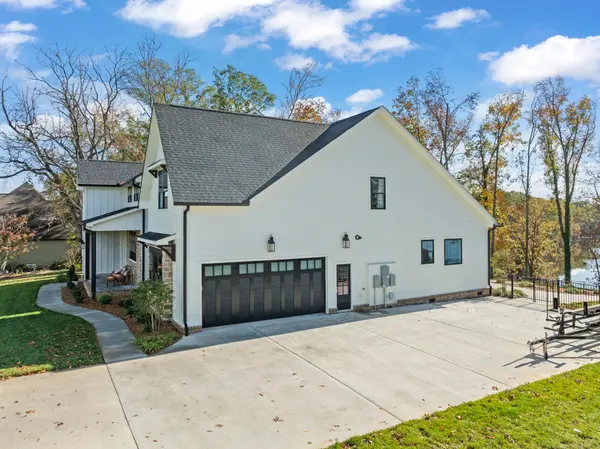 121 Hickory Hill Dr, Estill Springs, TN 37330