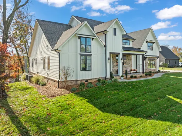 121 Hickory Hill Dr, Estill Springs, TN 37330