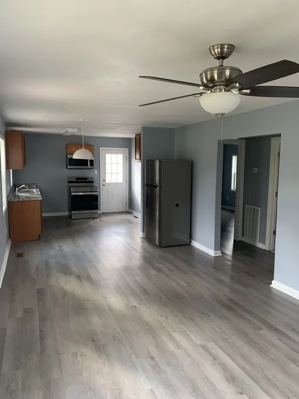 908 E Valley Dr, Columbia, TN 38401