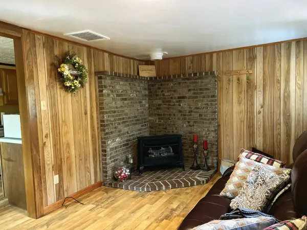 129 Lakeshore Cir, Bumpus Mills, TN 37028