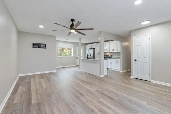 133 Batey Cir, Dickson, TN 37055