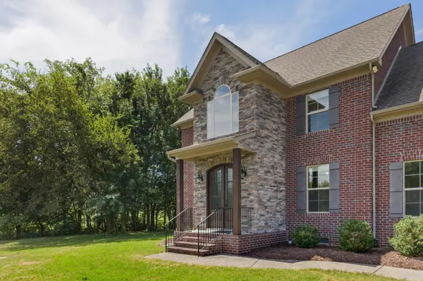 1513 Oak Branch Dr, Columbia, TN 38401