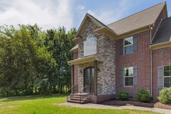 1513 Oak Branch Dr, Columbia, TN 38401