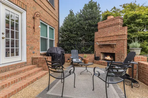 104 Brookstone Dr, Burns, TN 37029