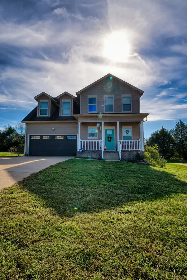 1901 Sheffield Ln, Columbia, TN 38401