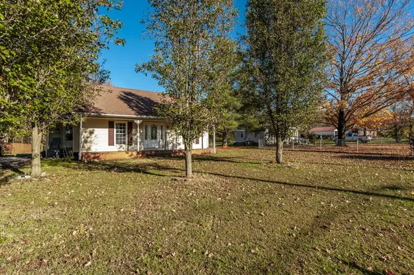 206 New Deal Potts Rd, Cottontown, TN 37048
