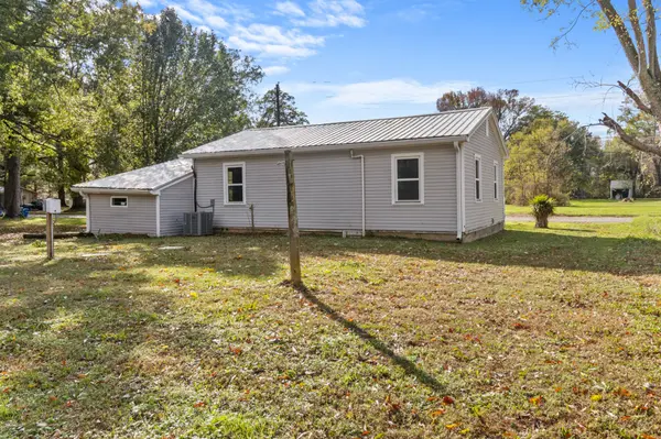 109 Oakwood Dr, Huntland, TN 37345