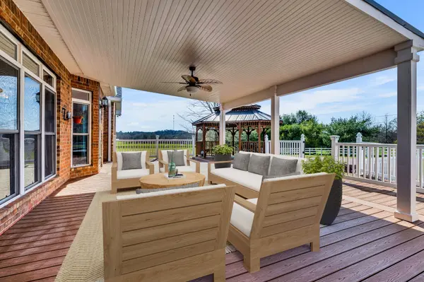 2805 Leonard Creek Ln, Arrington, TN 37014